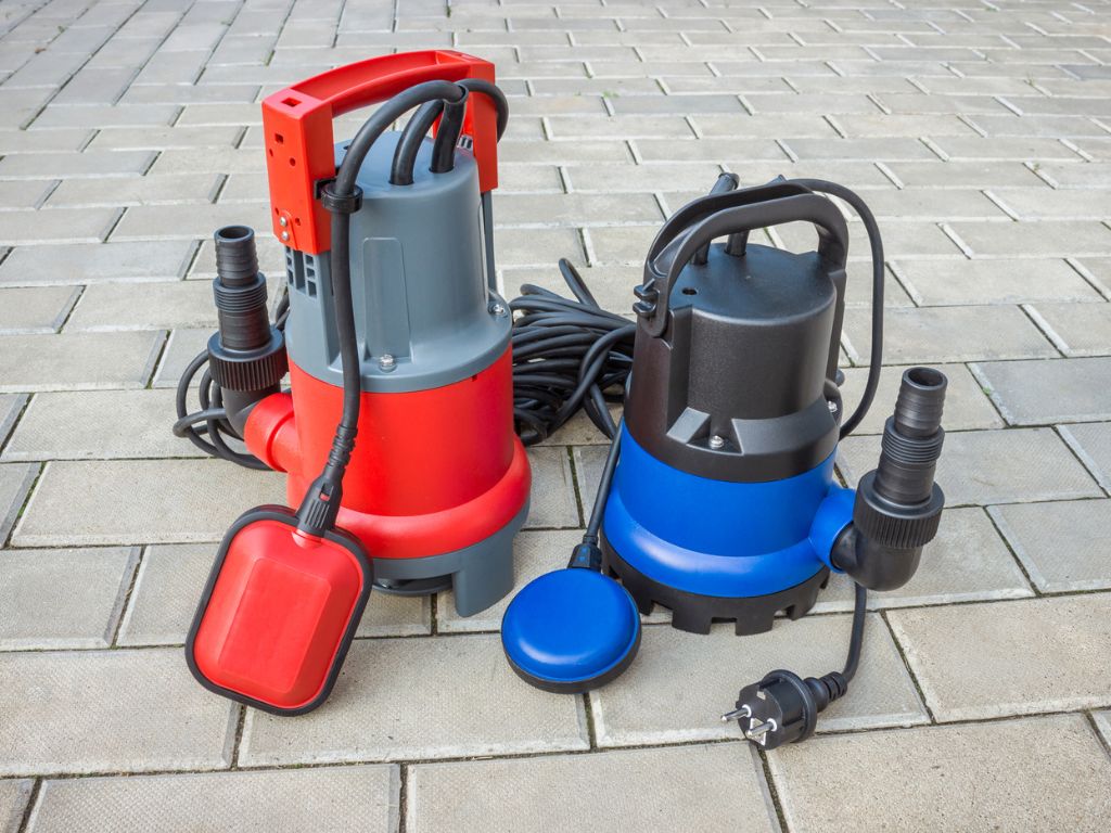 What Is a Sewage Ejector Pump and How Does It Work? 2 submersible sewage pumps